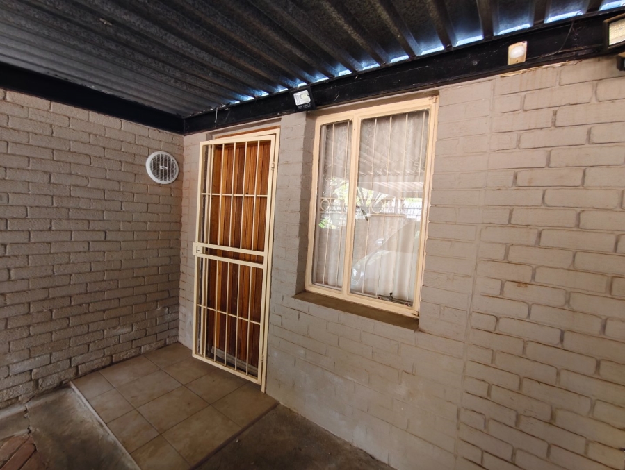 To Let 3 Bedroom Property for Rent in Pellissier Free State